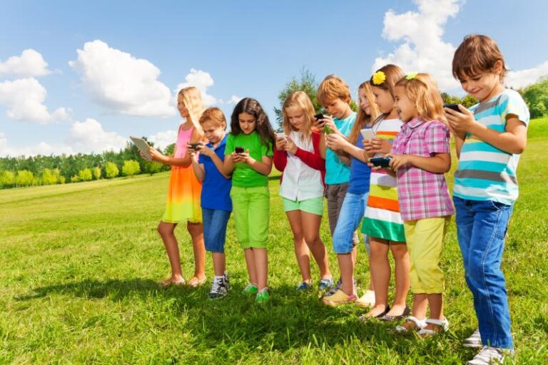 i bambini con i social network